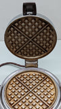 Toastmaster Model 2D2 Waffle Iron Art-deco, Chrome and Bakelite