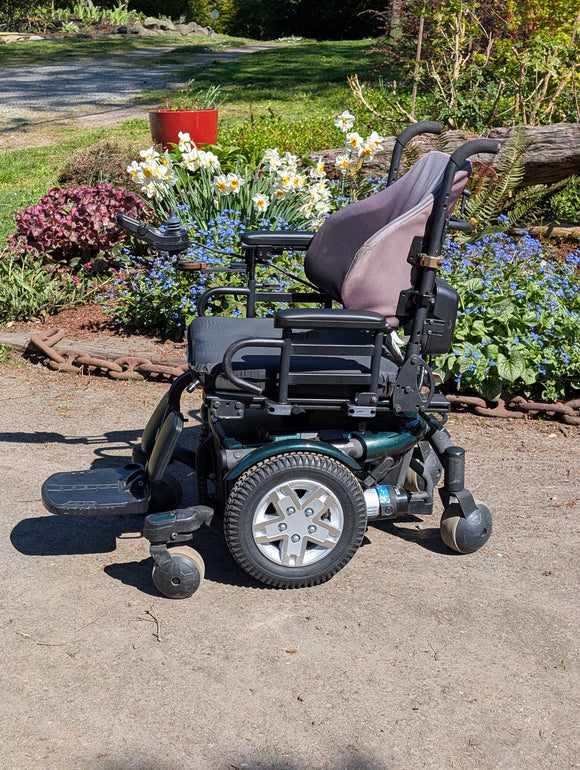 Pride Mobility Quantum 600 Power Chair / Mobility Chair