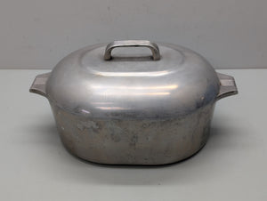 WagnerWare Sidney -0- Magnalite 8 quart Oval Roaster 4265-P  with cast trivet and lid