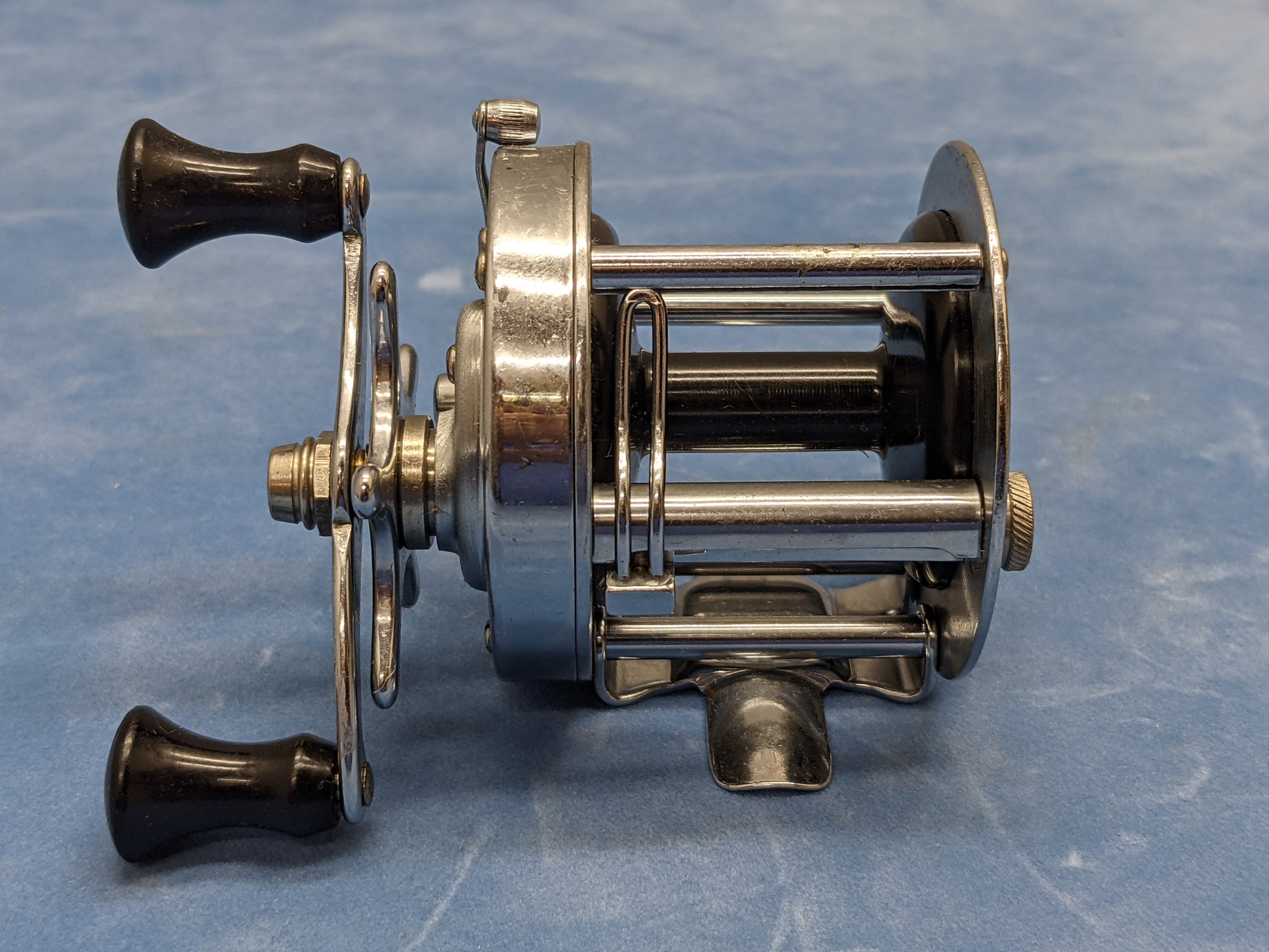 Shakespeare Service 1944 Reel Model EA Level Wind F*S Reticulum Shakespeare Service 1944 Reel Model EA Level Wind F*S Reticulum
