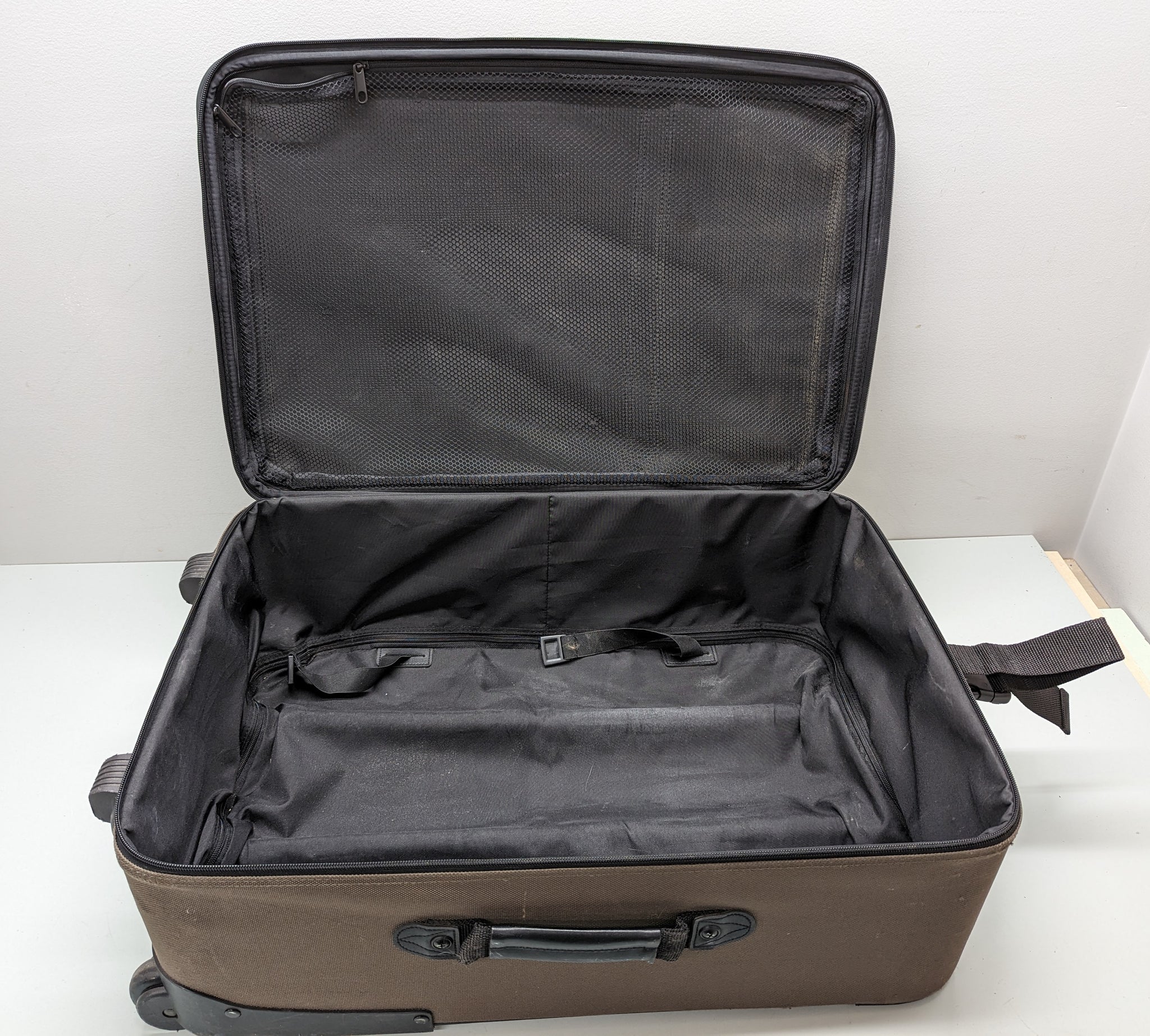 Eddie Bauer Flight Crew Rolling Luggage 26 22 Set F S Reticulum