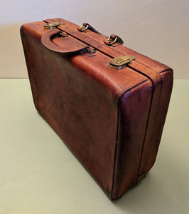 Hartmann 20" Debonair/Knocabout Belting Leather Suitcase F*S