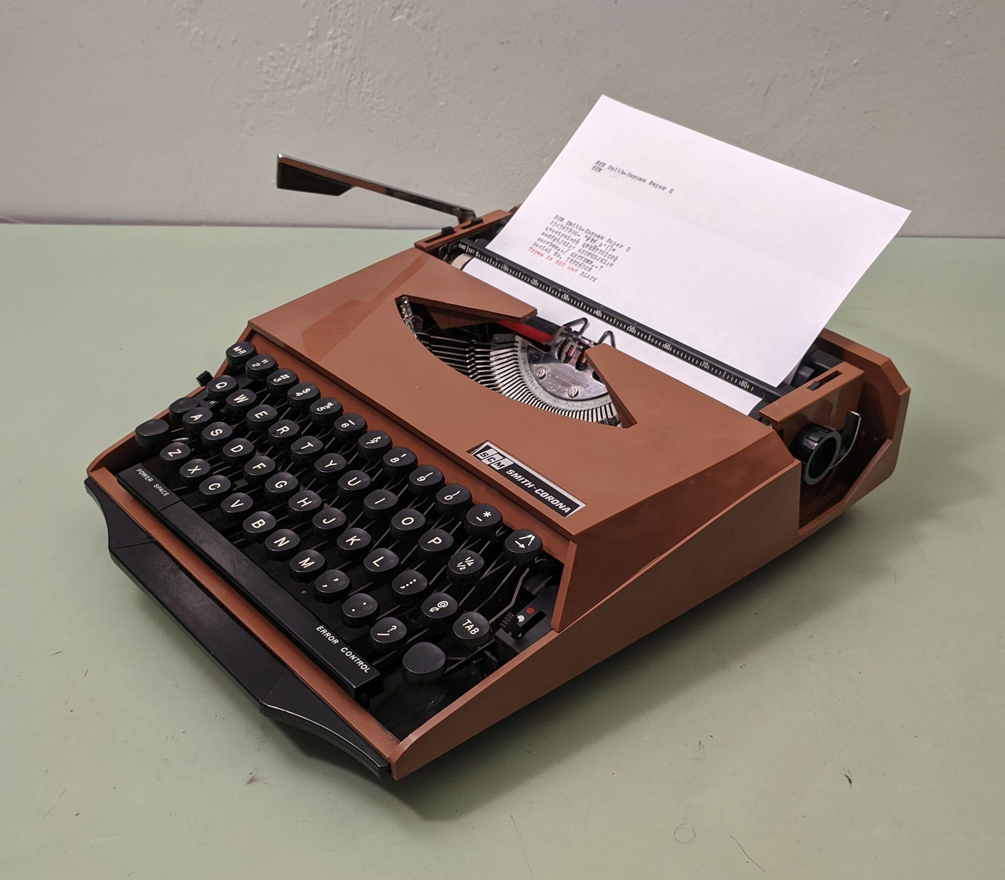 Vintage Smith Corona Karmann Ghia Super G Portable Typewriter (c.1970s –