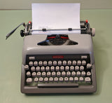 Royal Futura 800 Portable Manual Typewriter F*S