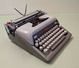 Royal Futura 800 Portable Manual Typewriter F*S