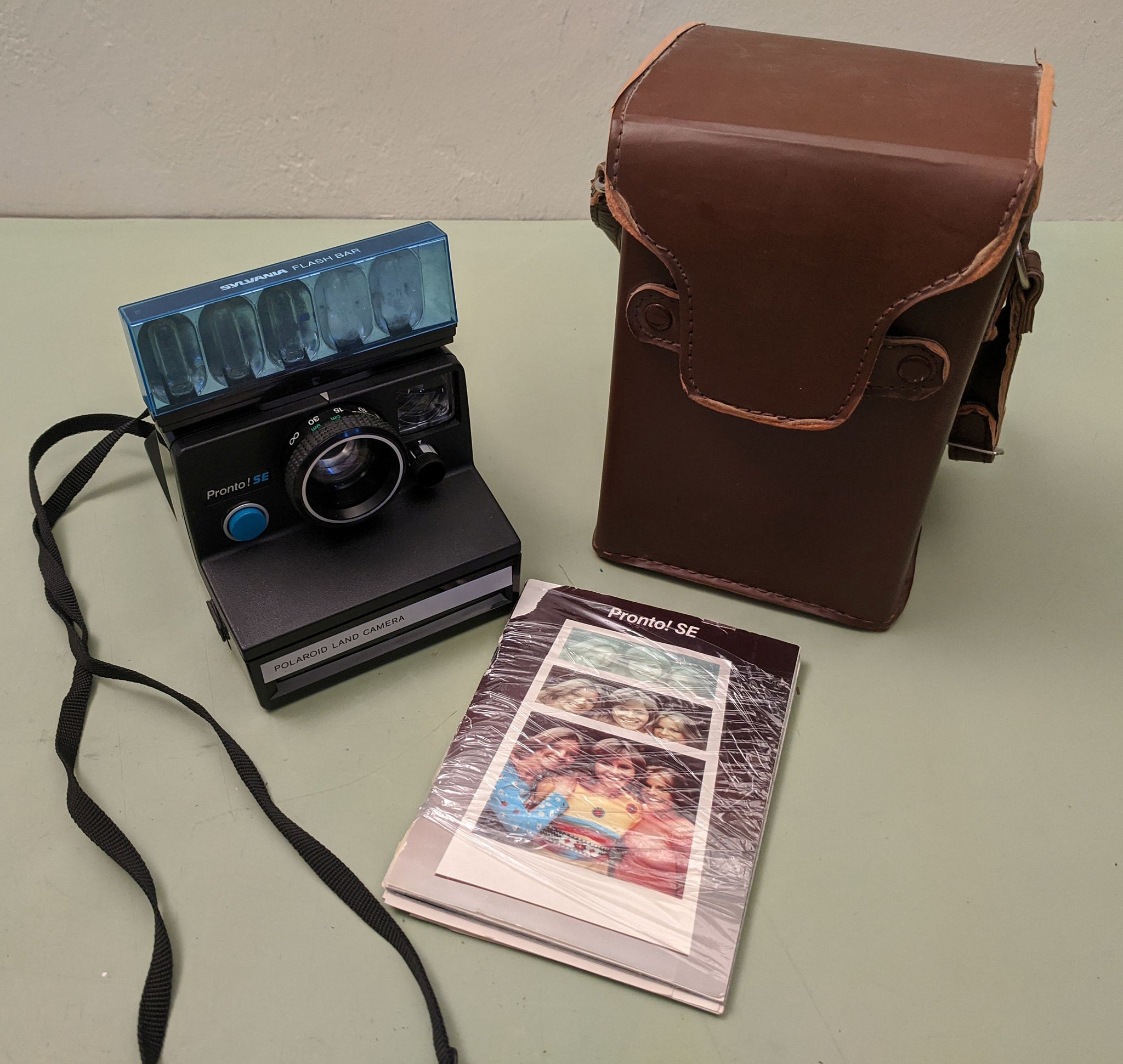 Vintage PRONTO SE Polaroid selling Land Instant Camera With Strap