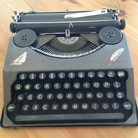 Hermes Baby Featherweight Manual Portable Typewriter owner's and user's manual PDF format